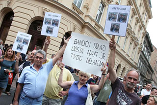 poruka gradonačelniku (Foto: Saša Zinaja /Medijska mreža)