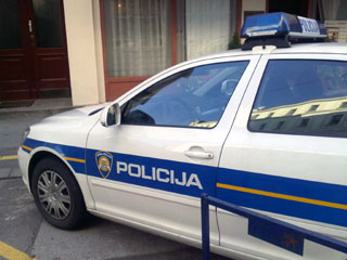 policija
