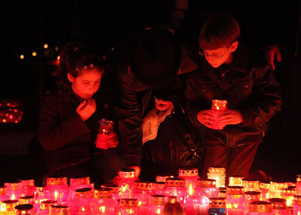 Mirogoj uoči blagdana Svih Svetih (Foto: Saša Zinaja /Medijska mreža) Mirogoj uoči blagdana Svih Svetih (Foto: Saša Zinaja /Medijska mreža)