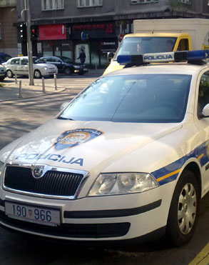policija