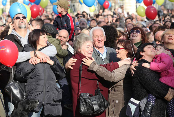 Tu sam da te zagrlim (Foto: Saša Zinaja /Medijska mreža)