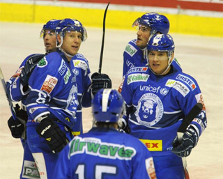 hokejaši Medveščaka na utakmici s Jesenicama (Foto: www.medvescak.com)