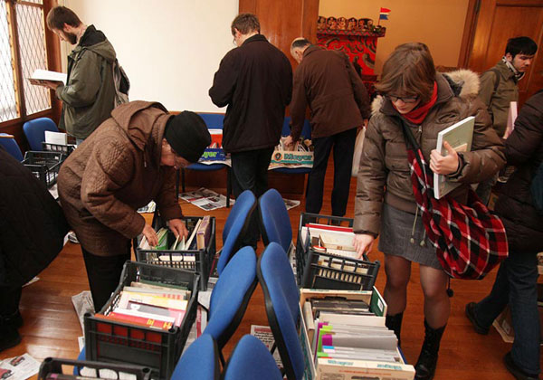 razmjena knjiga (Foto: Saša Zinaja /Medijksa mreža) razmjena knjiga (Foto: Saša Zinaja /Medijksa mreža)
