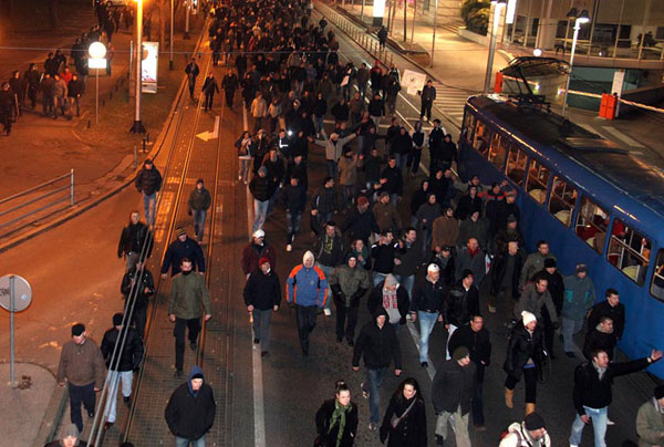 šetnja prosvjetnika gradom (Foto: Saša Zinaja /Medijska mreža) šetnja prosvjetnika gradom (Foto: Saša Zinaja /Medijska mreža)