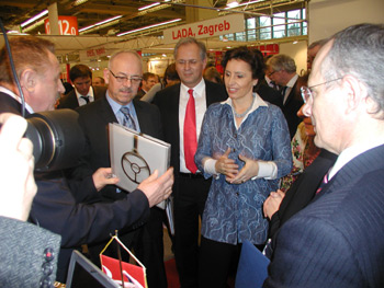 bavarska ministrica za rad, društveni poredak, obitelj i žene, gospođa Christina Haderthauer (Foto: URIHO)