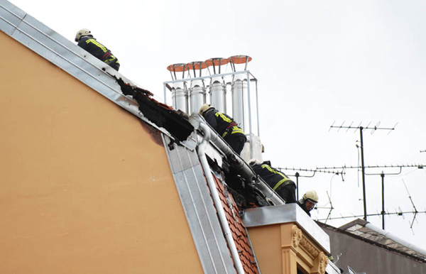 požar u trgovačkom centru Cvjetni (Foto: Renato Branđolica /Medijska mreža) požar u trgovačkom centru Cvjetni (Foto: Renato Branđolica /Medijska mreža)