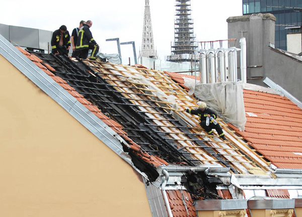 požar u trgovačkom centru Cvjetni (Foto: Renato Branđolica /Medijska mreža) požar u trgovačkom centru Cvjetni (Foto: Renato Branđolica /Medijska mreža)