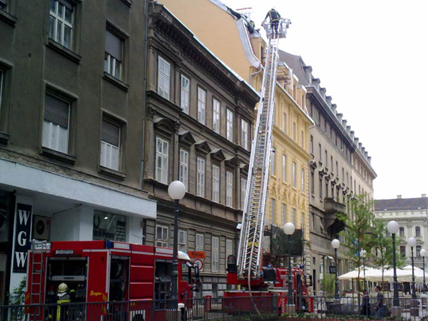 požar u trgovačkom centru Cvjetni (Foto: Jasminka Kovačević /Medijska mreža) požar u trgovačkom centru Cvjetni (Foto: Jasminka Kovačević /Medijska mreža)
