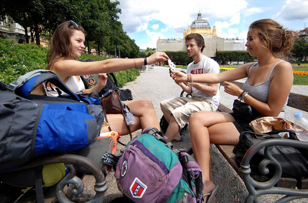 ispred Umjetnočkog paviljona (Foto: Renato Branđolica /Medijska mreža) ispred Umjetnočkog paviljona (Foto: Renato Branđolica /Medijska mreža)