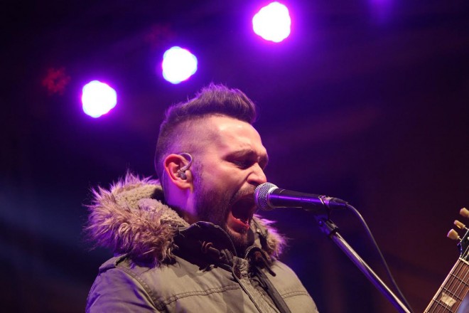 Vatra i Tony Cetinski na drugom Antena Plugged koncertu