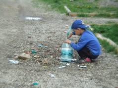 Djeca s Kozari Boka organiziraju humanitarni buvljak Humanitarni buvljak na Kozari Boku