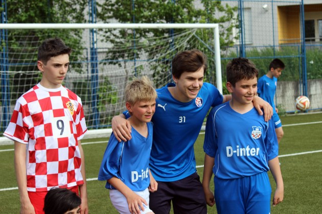 Pjaca, Ćorić i Eduardo s klincima SOS Dječjeg sela Lekenik6