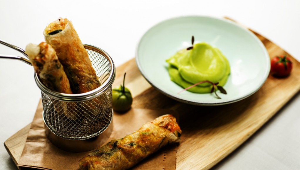 Le Bistro Esplanade, menu ljeto 2016. - Proljetne rolice s hrskavim povrćem, kozicama, kremom od avokada i orahovim uljem