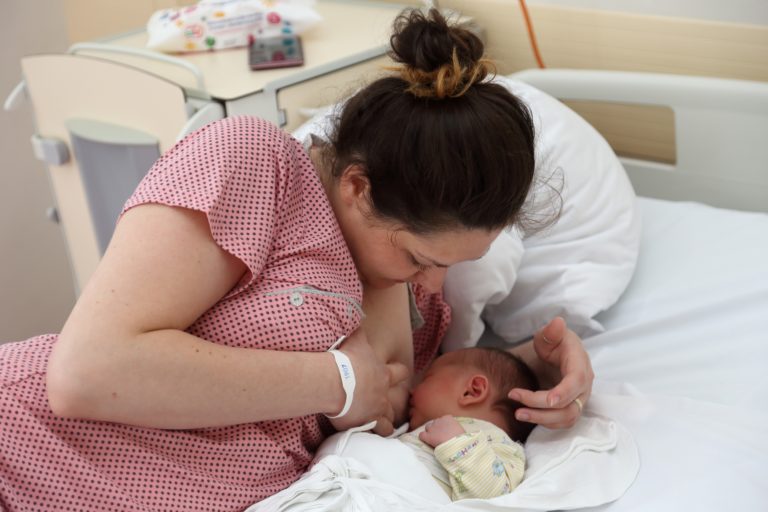 UNICEF i Ministarstvo zdravstva opremaju sva rodilišta u Hrvatskoj