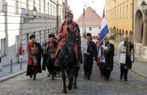 Smjena straže Kravat pukovnije vraća Zagreb u vrijeme konjanika i prvih kravata