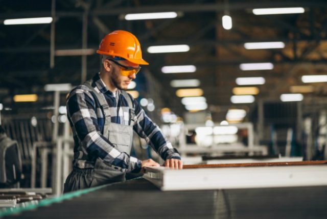 male-worker-factory_1303-14083