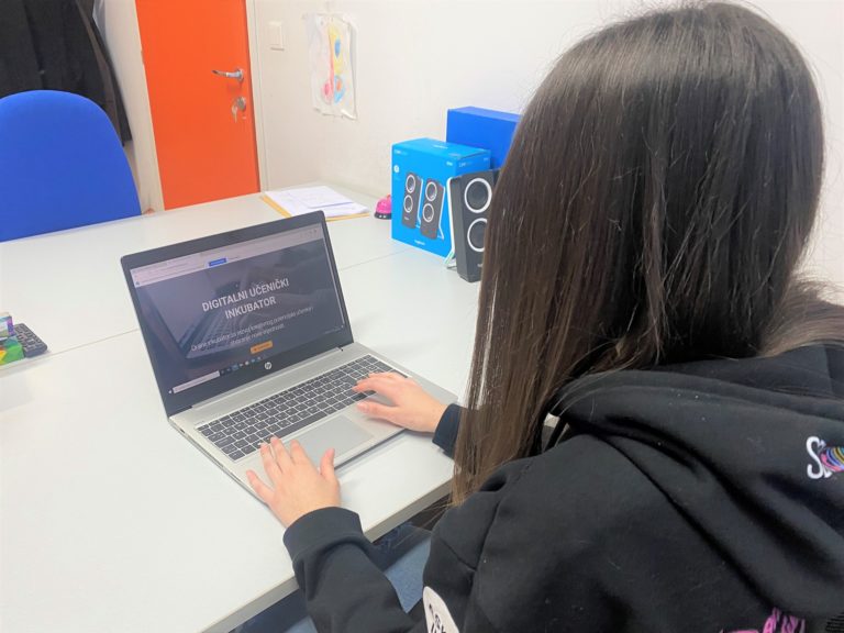 Više od tisuću učenika priključilo se Digitalnom učeničkom inkubatoru