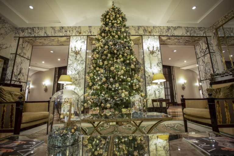 Zagrebački hotel Esplanade  od ove subote pa sve do kraja 2022. ponovo postaje nezaobilazno adventsko odredište i epicentar društvenog života grada