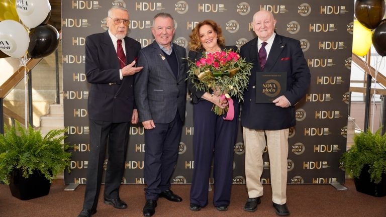 Terezi Kesoviji, Dragi Dikliću, Stjepanu Jimmyju Staniću i Croatia Recordsu dodijeljena nagrada „Nova ploča“ za njihov izuzetan doprinos diskografiji i glazbenoj kulturi