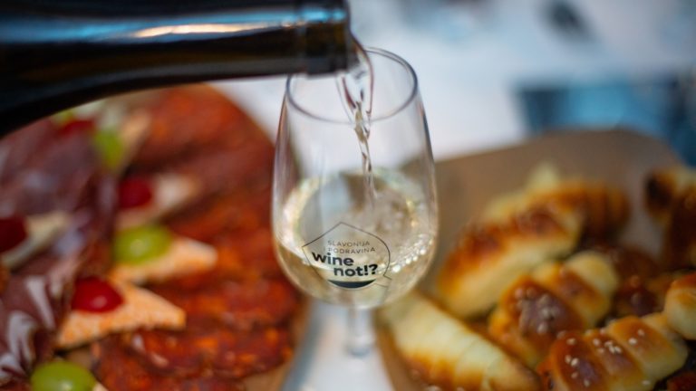 Najava manifestacije Urbanovo u Cheese & Wine baru u Zagrebu
