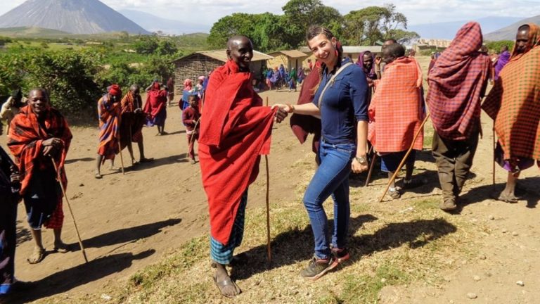 Posjetite humanitarnu izložbu „Obojano Afrikom“ u organizaciji udruge Kolajna ljubavi