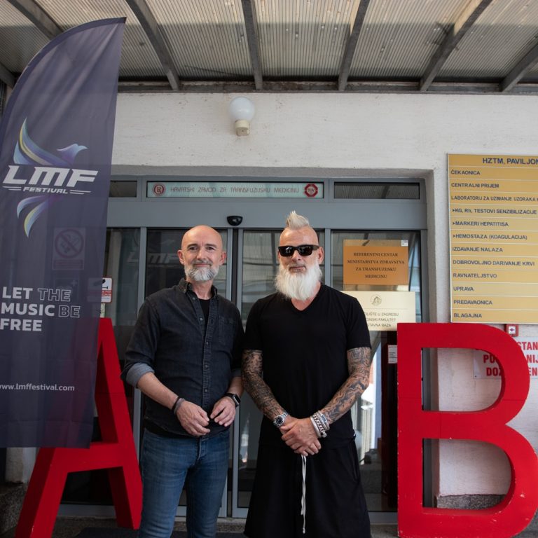 Akcija dobrovoljnog darivanja krvi, LMF Festivala i Petrove 3, prvi dan privukla mnoštvo mladih
