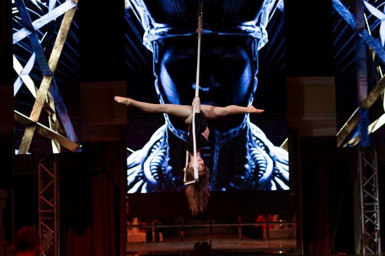 Mint Cabaret Dinner Show u Opatiji oduševio je sve posjetitelje svojom prvom izvedbom ovog ljeta