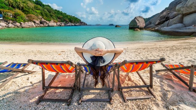 woman-with-hat-sitting-chairs-beach-beautiful-tropical-beach-woman-relaxing-tropical-beach-koh-nangyuan-island (1)