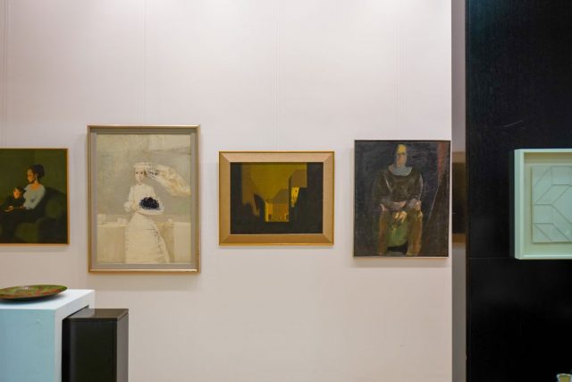 Fotografije postava u galeriji Artmark 5