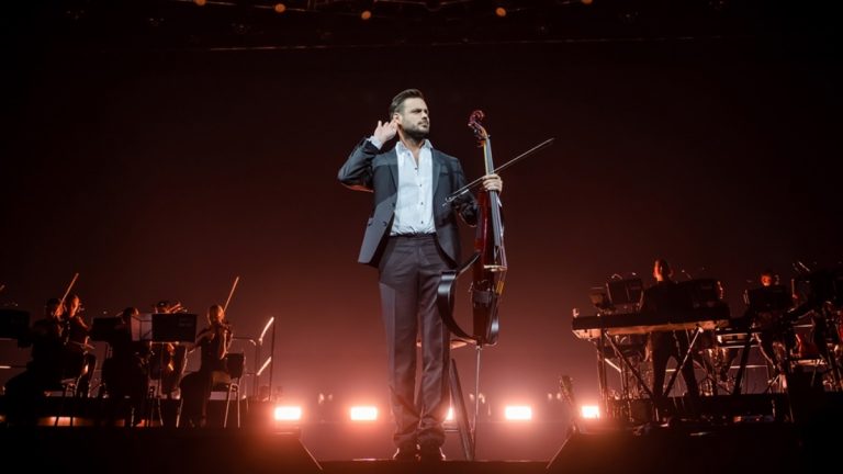 Hauserova turneja „Rebel with a Cello“ oduševljava Europu