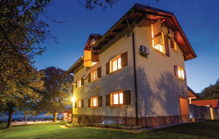 Otkrijte Janju Goru: Savršena destinacija za team building i opuštanje u srcu Like