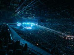 Domu mom – spektakularna pozornica u Areni Zagreb