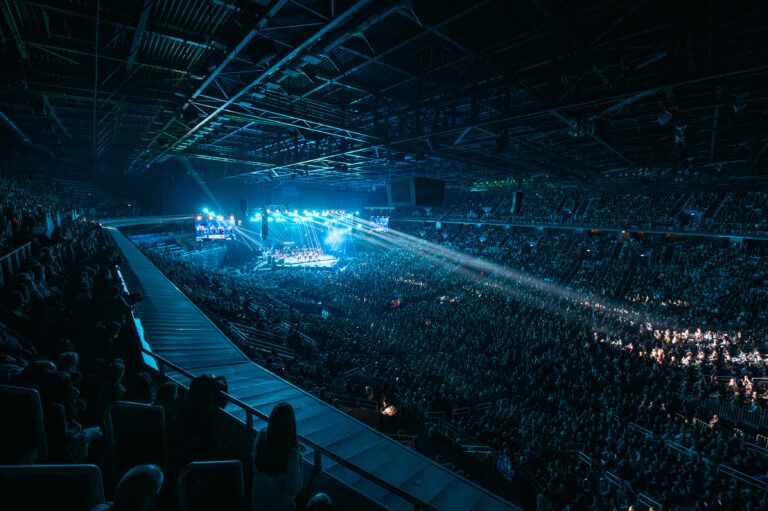 Domu mom – spektakularna pozornica u Areni Zagreb