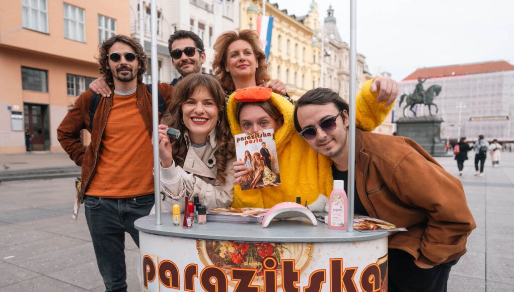 Vanja Jovanović, Filip Jurjević, Nina Violić, Sanja Milardović, Zdenka Šustić i Karlo Bernik Parazitska posla