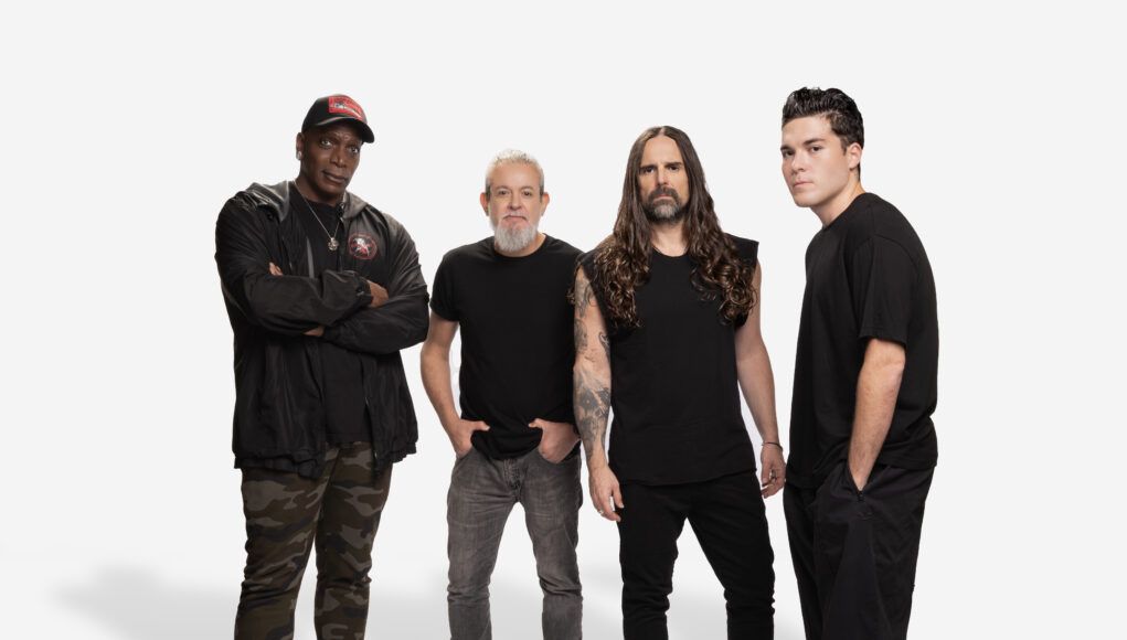 Sepultura by Stephanie Veronezzi