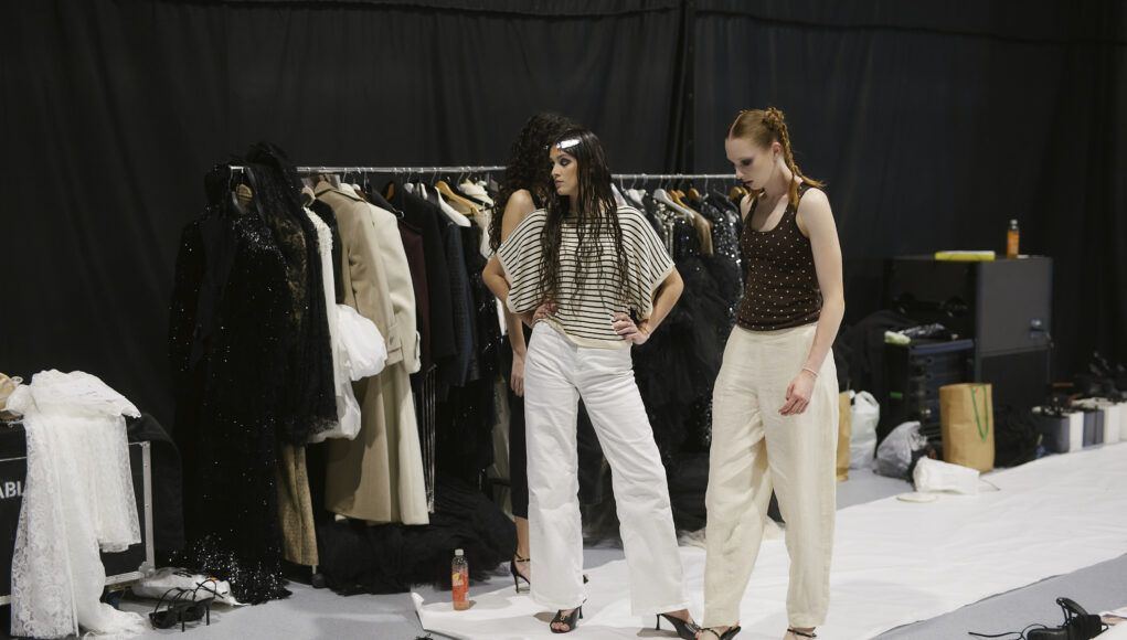 Larie backstage_03 (3)