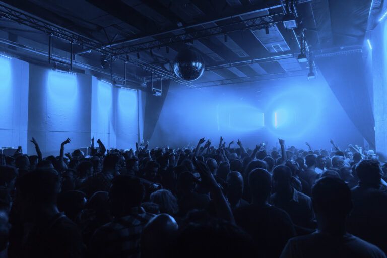 Od večeri na terasi do jutra u galeriji, u čak dvanaest sati glazbe, nastupit će i osamdomaćih DJ-a