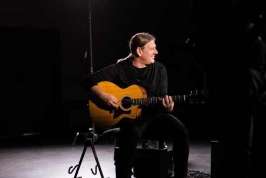 Bruno Mičetić u listopadu predstavlja novi album projekta Guitars’ Dialogue: “Echoes Of The Earth”